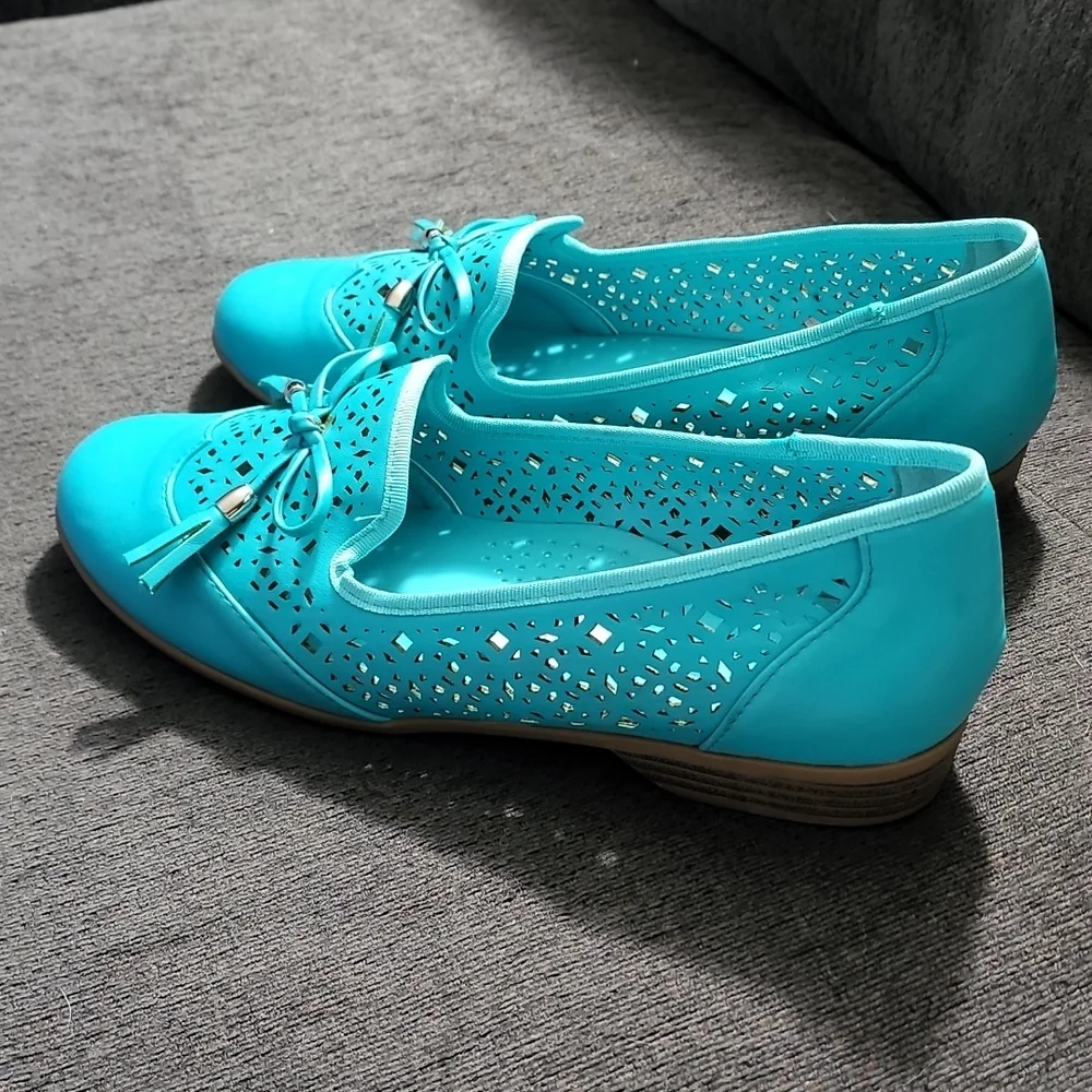 Teal Laser-Cut Tassel Loafers - Picture 1 of 5